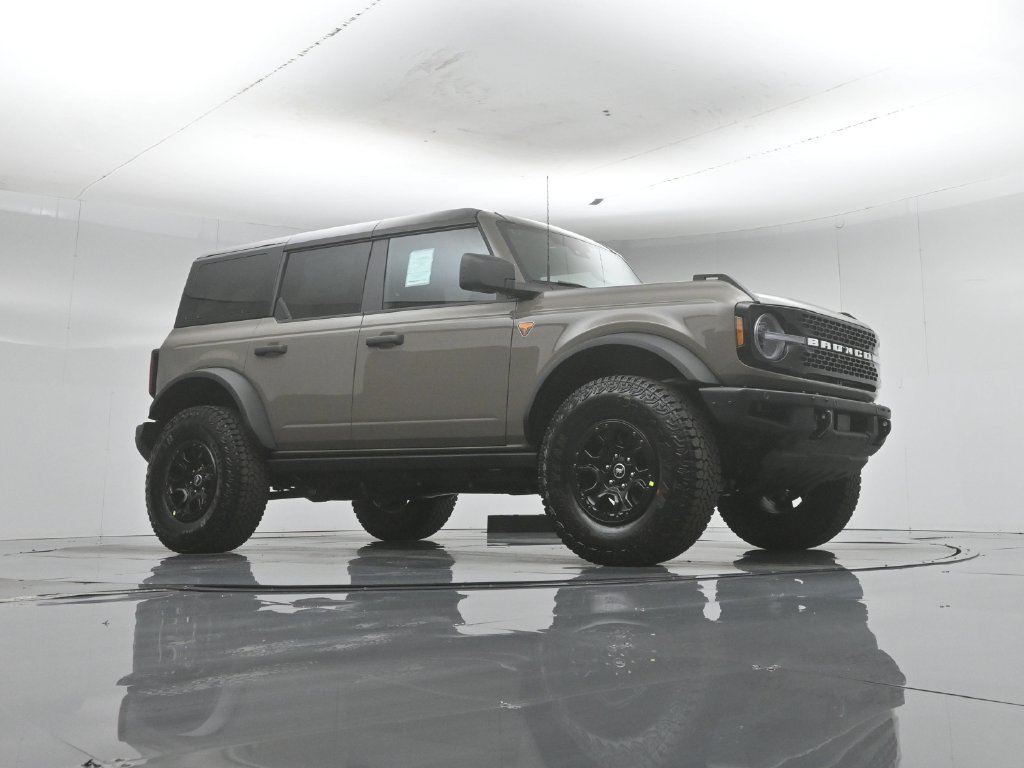 New 2026 Ford Bronco Badlands w/ Wildtrak Package AWD/4WD image 3