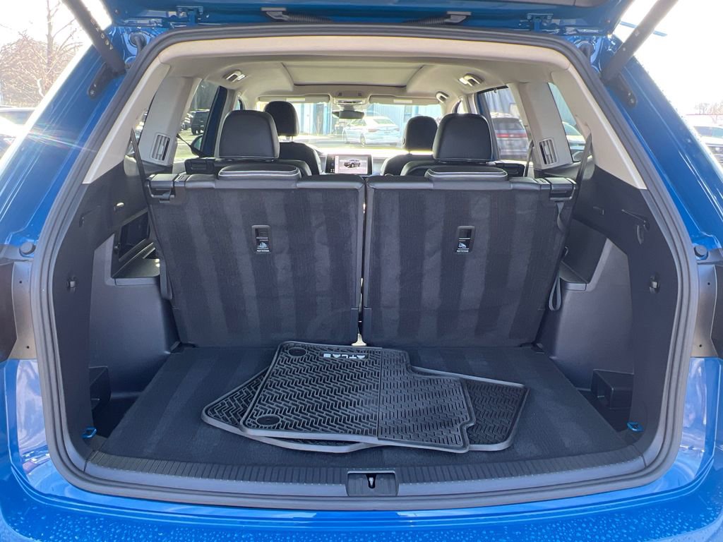 Certified 2025 Volkswagen Atlas SEL image 17