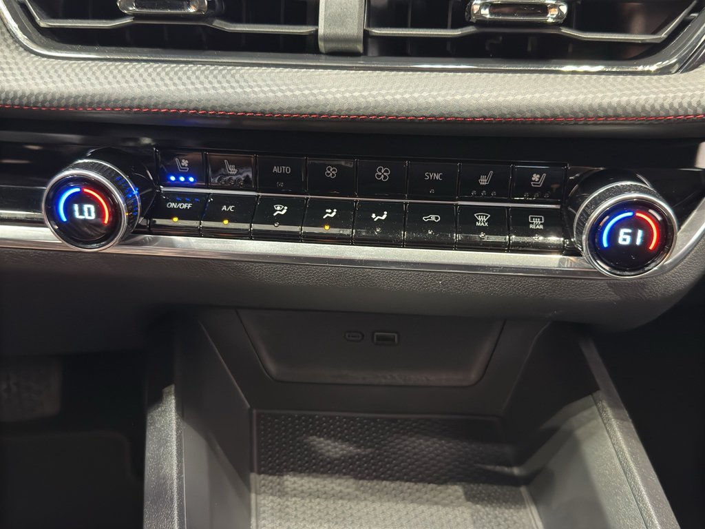 Used 2025 Chevrolet Equinox RS w/ Safety and Technology Package FWD image 31