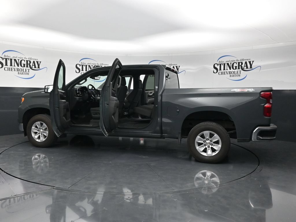 Used 2025 Chevrolet Silverado 1500 LT AWD/4WD image 38