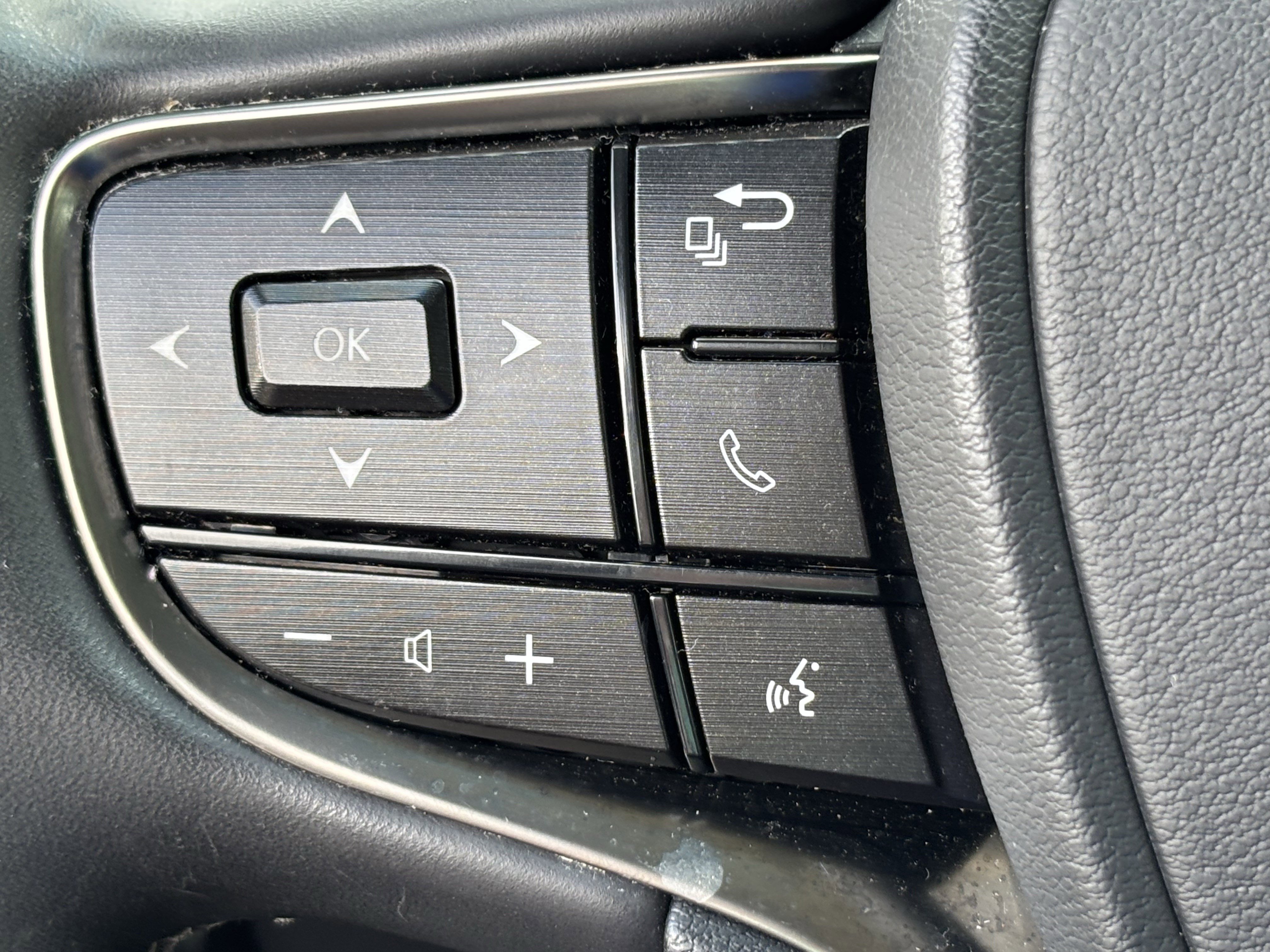 Used 2021 Lexus ES 300h w/ Premium Package image 19