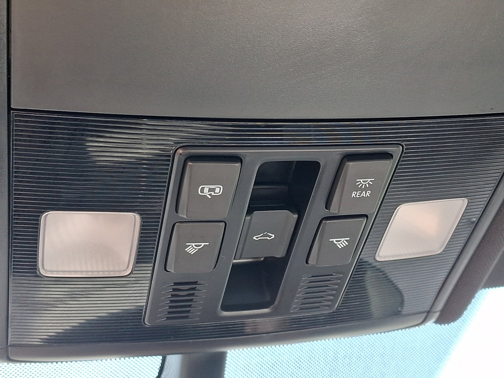 Used 2021 Volkswagen Jetta R-Line FWD image 32