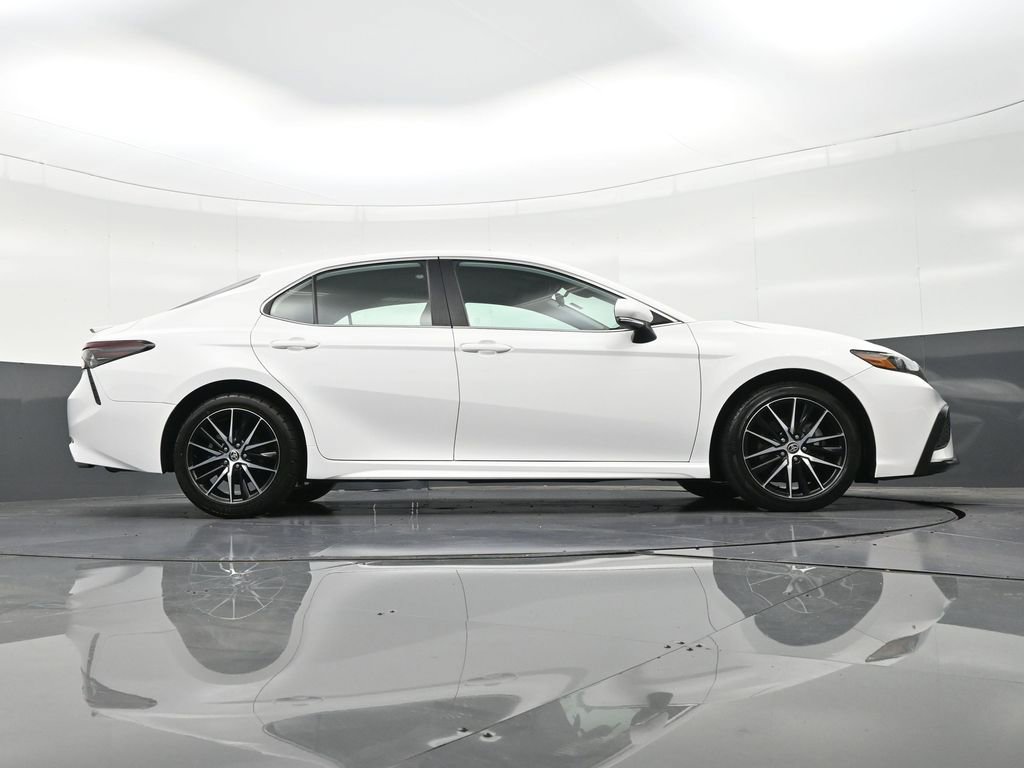 Used 2024 Toyota Camry SE image 28
