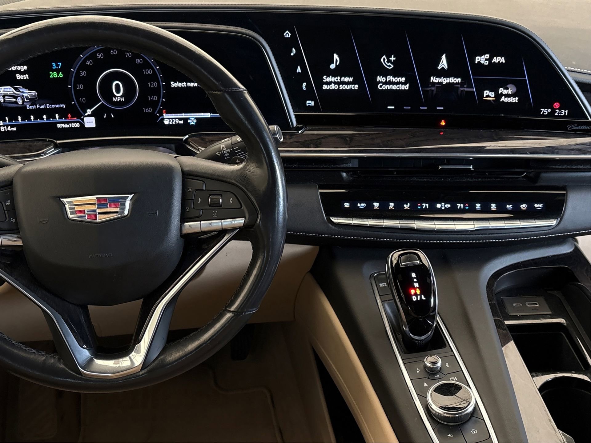 Used 2021 Cadillac Escalade ESV Premium Luxury image 15