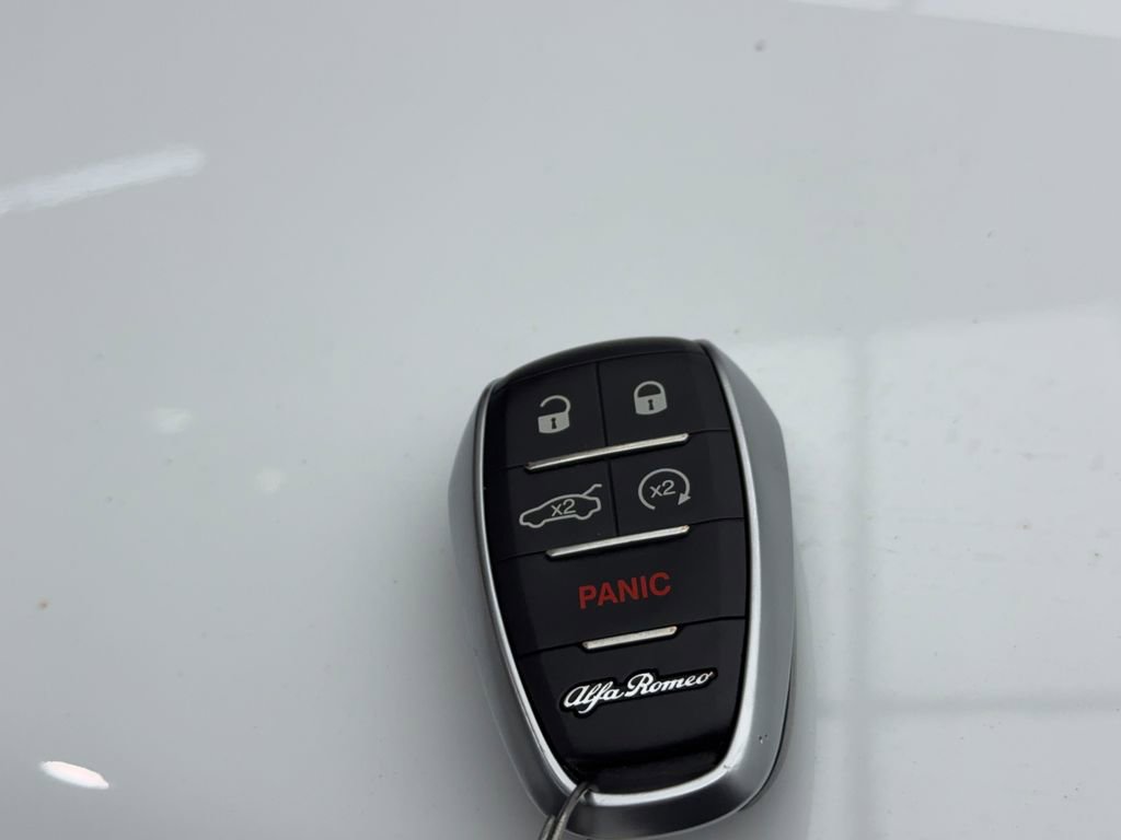 Used 2022 Alfa Romeo Stelvio Ti AWD/4WD image 58