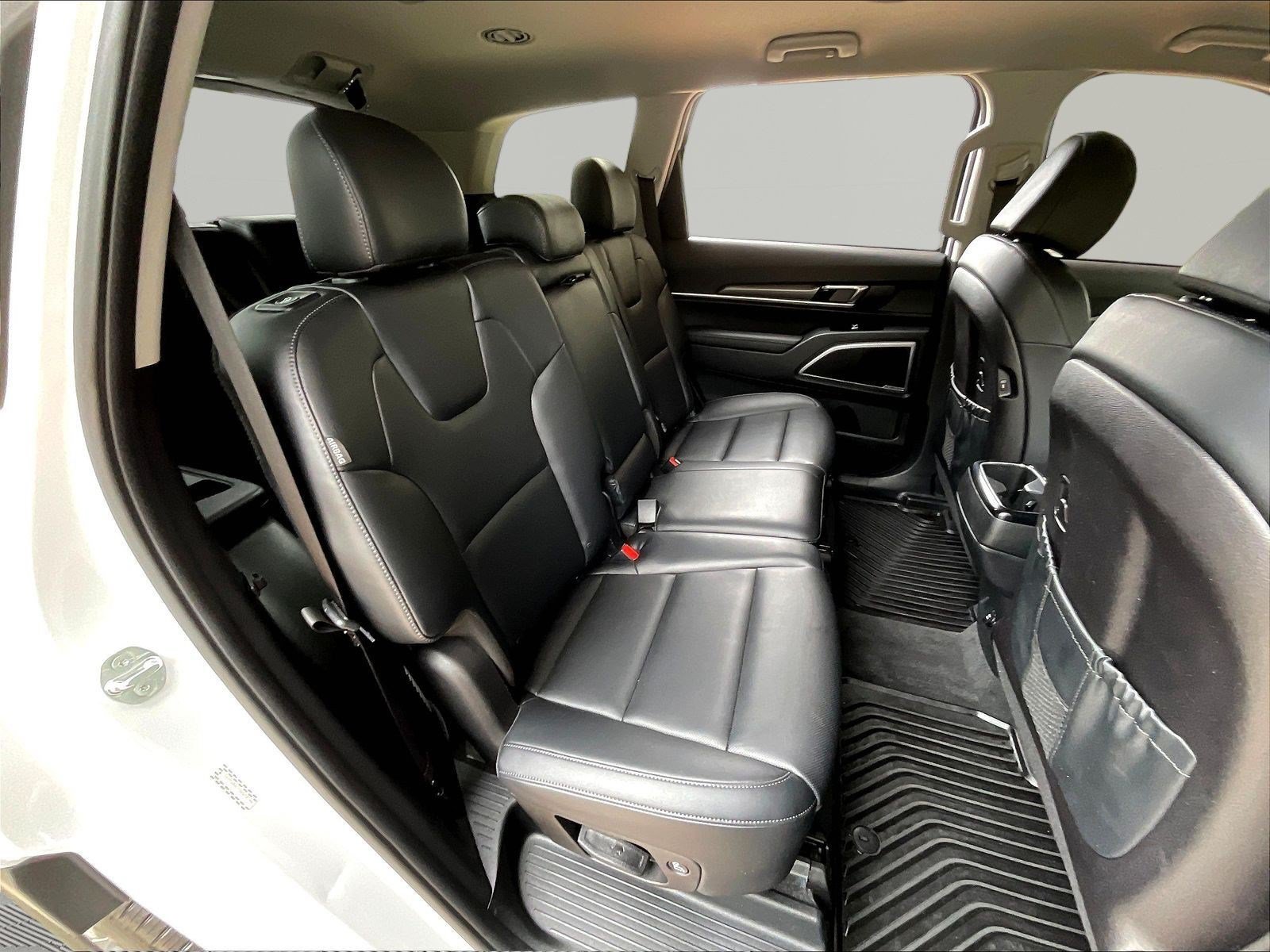 Used 2025 Kia Telluride LX FWD image 24