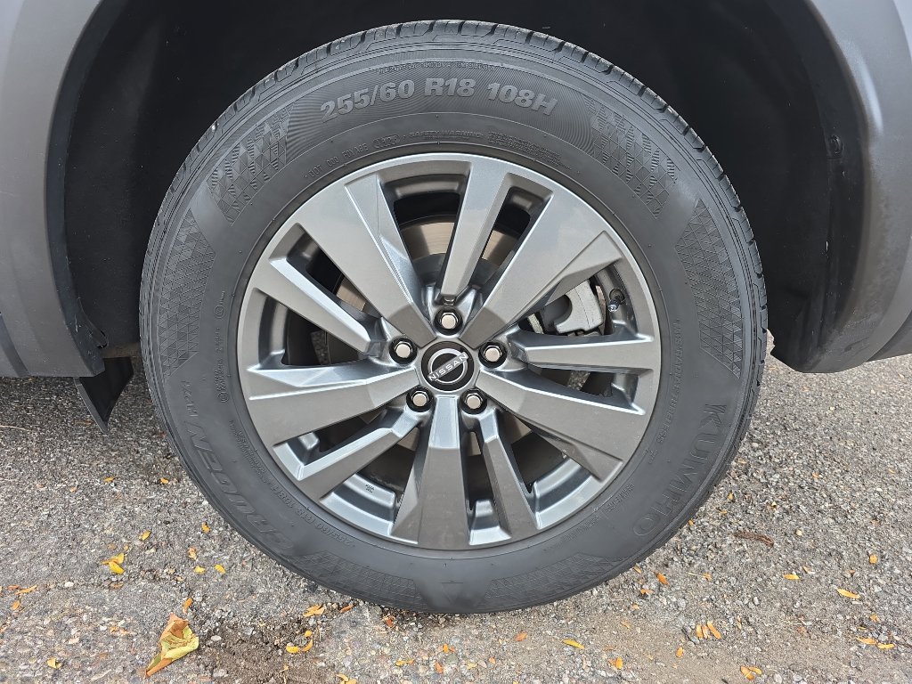 Used 2024 Nissan Pathfinder SV image 36