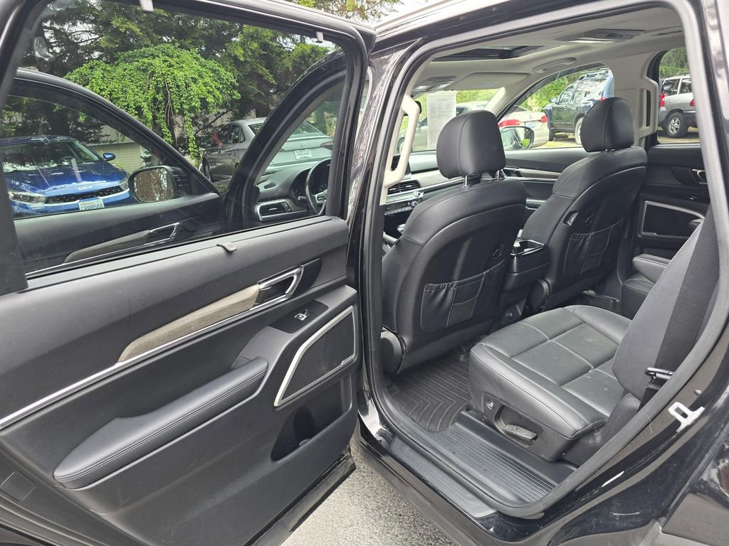 Certified 2021 Kia Telluride EX w/ EX Premium Package FWD image 9