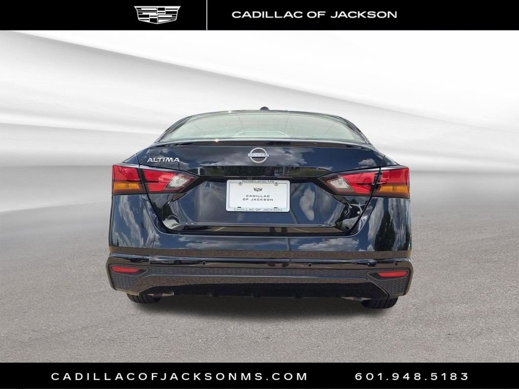 Used 2025 Nissan Altima 2.5 SV FWD image 8