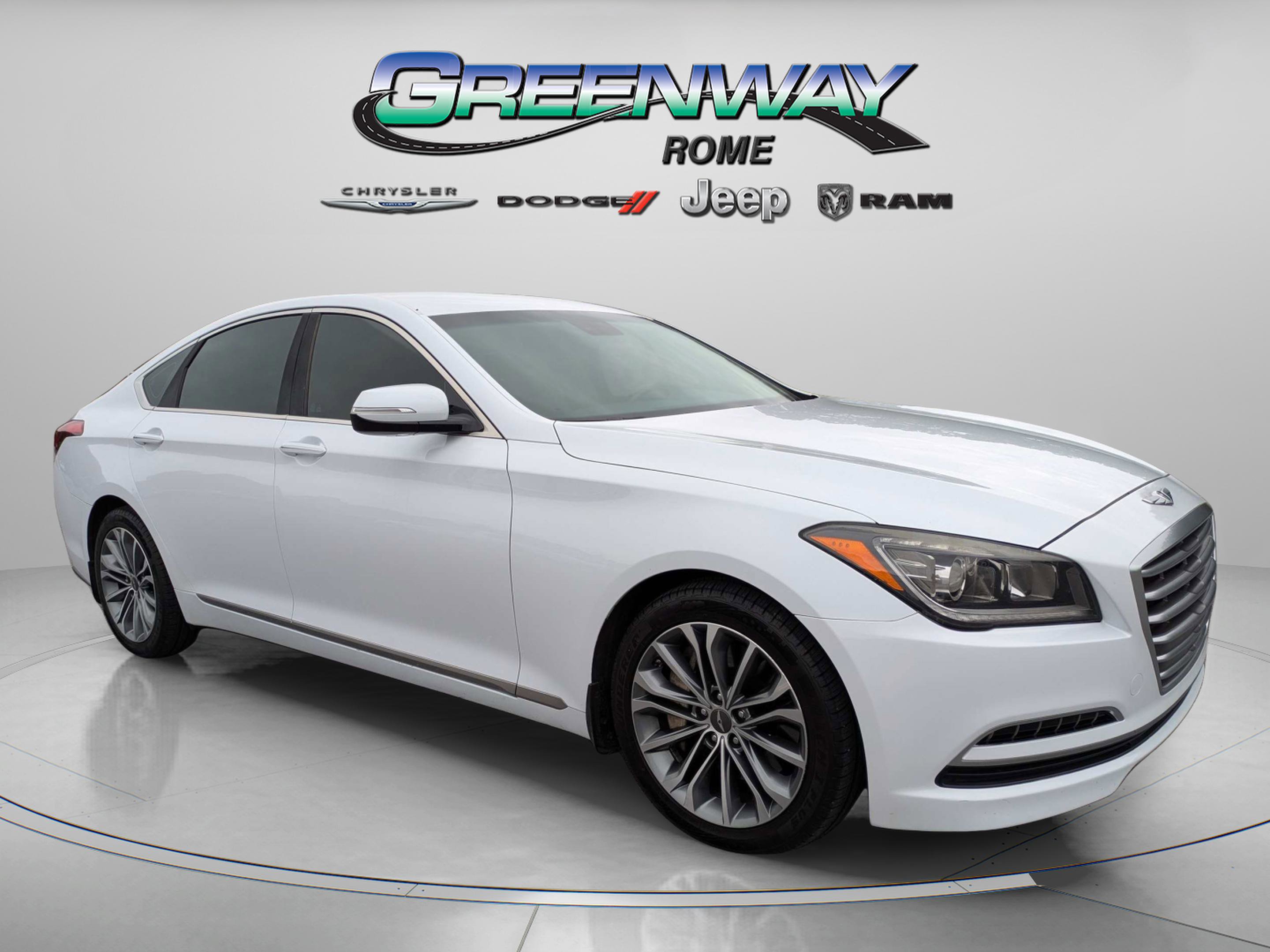 Used 2015 Hyundai Genesis 3.8 RWD image 2