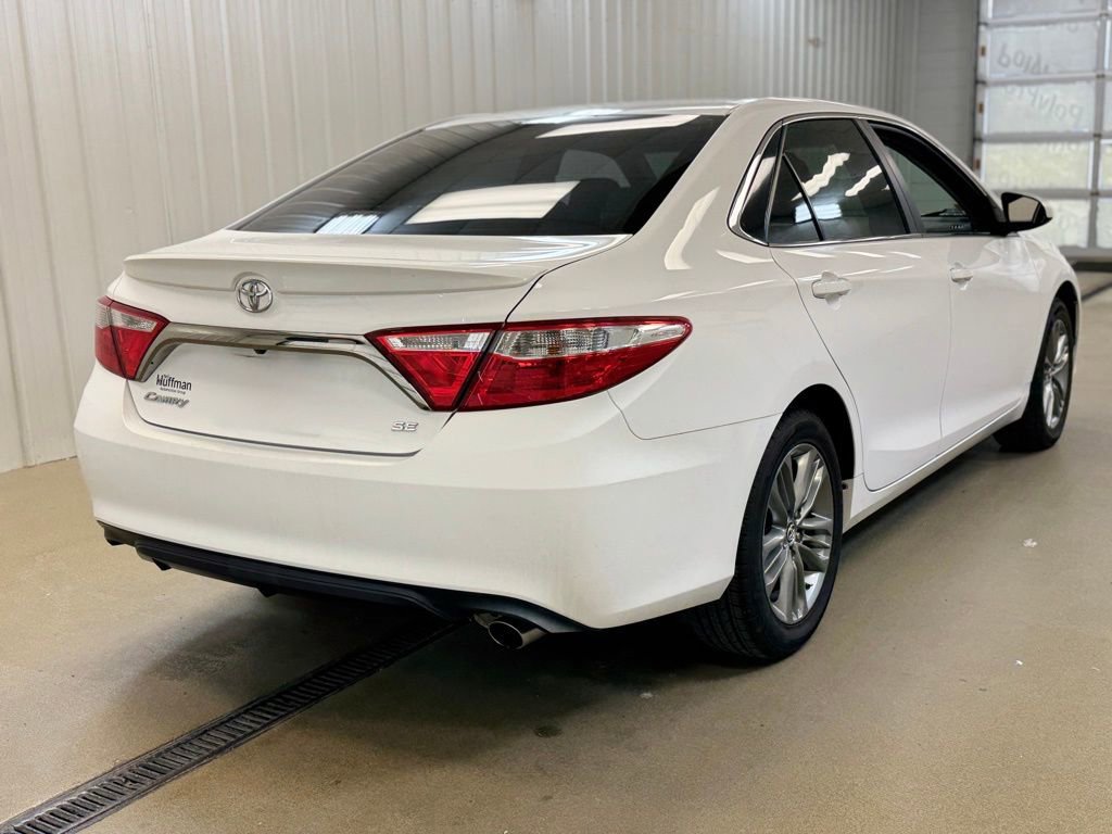 Used 2016 Toyota Camry SE FWD image 5