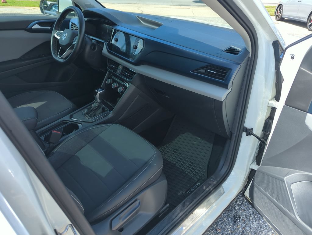 Certified 2023 Volkswagen Taos SE w/ Panoramic Sunroof Package FWD image 35