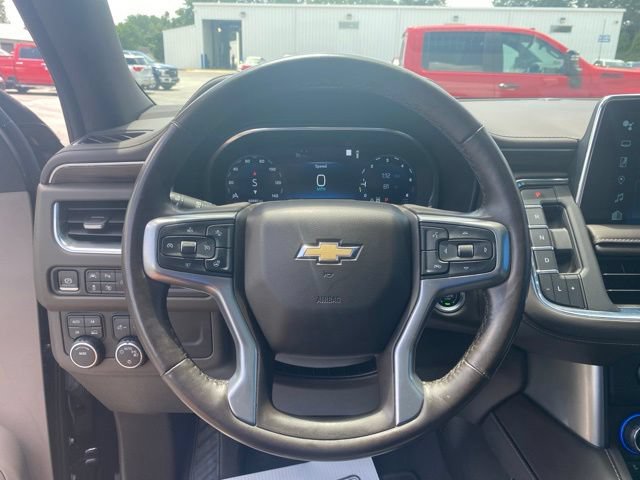 Used 2022 Chevrolet Suburban LT w/ Luxury Package AWD/4WD image 16
