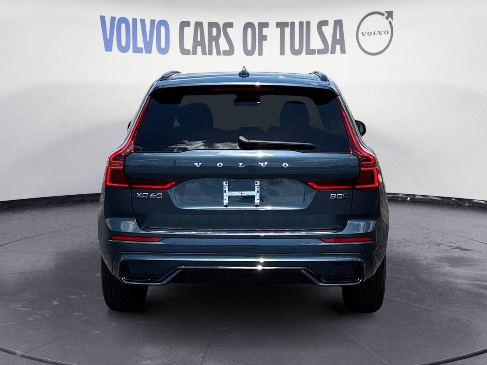 New 2026 Volvo XC60 B5 Core w/ Protection Package Premier AWD/4WD image 4