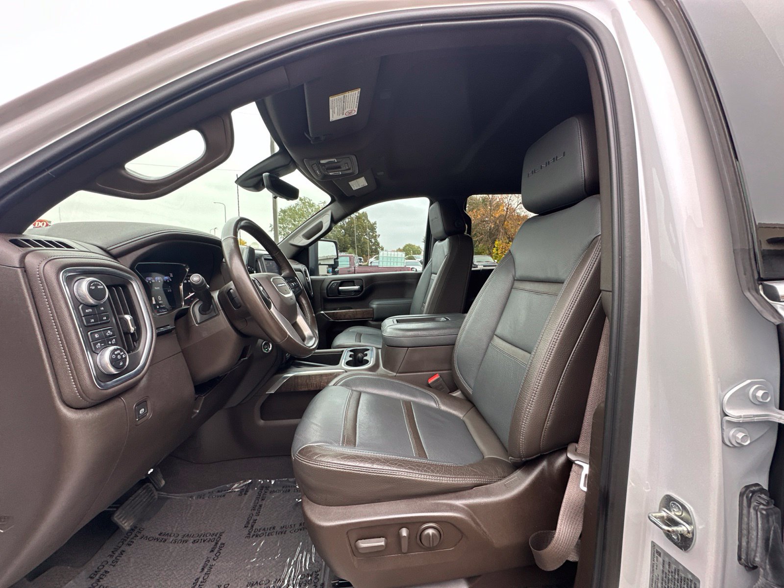 Used 2020 GMC Sierra 3500 Denali w/ Technology Package AWD/4WD image 17