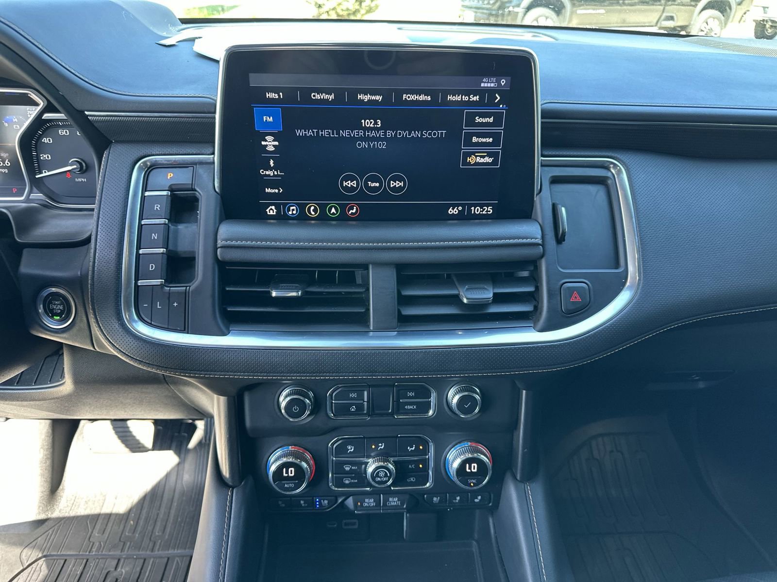 Used 2021 GMC Yukon AT4 w/ AT4 Premium Package AWD/4WD image 13