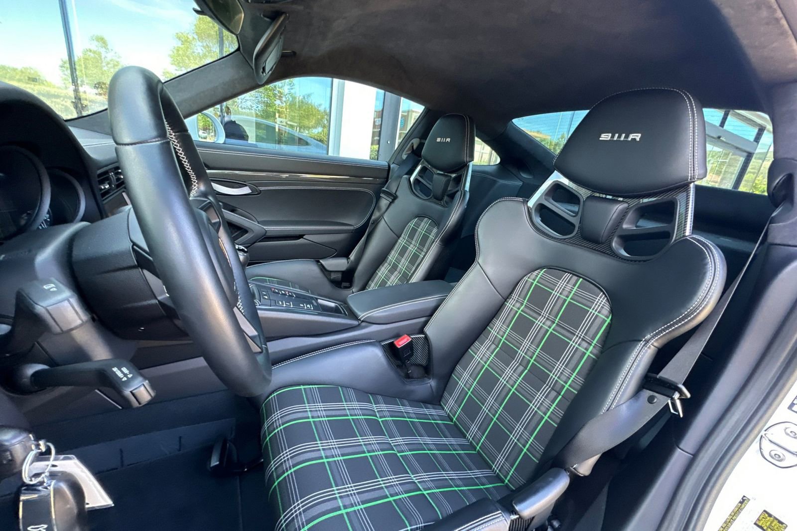 Certified 2016 Porsche 911 R image 5