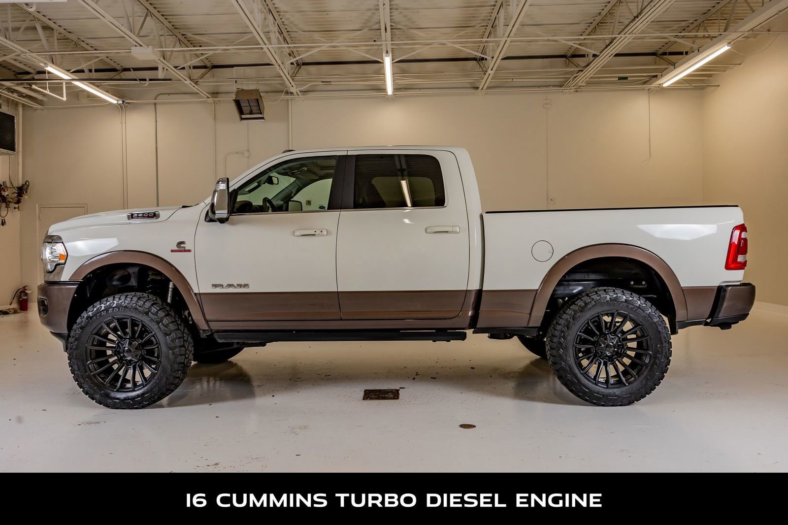 Used 2024 RAM 2500 Limited w/ Towing Technology Group AWD/4WD image 6