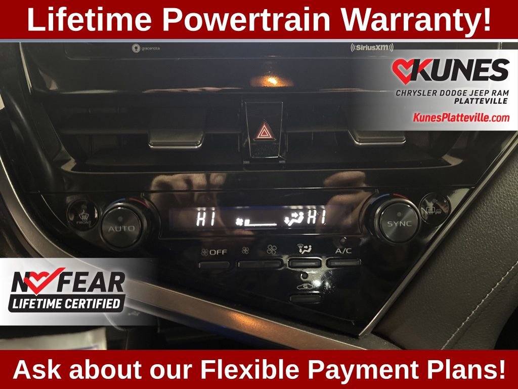 Used 2024 Toyota Camry SE image 25