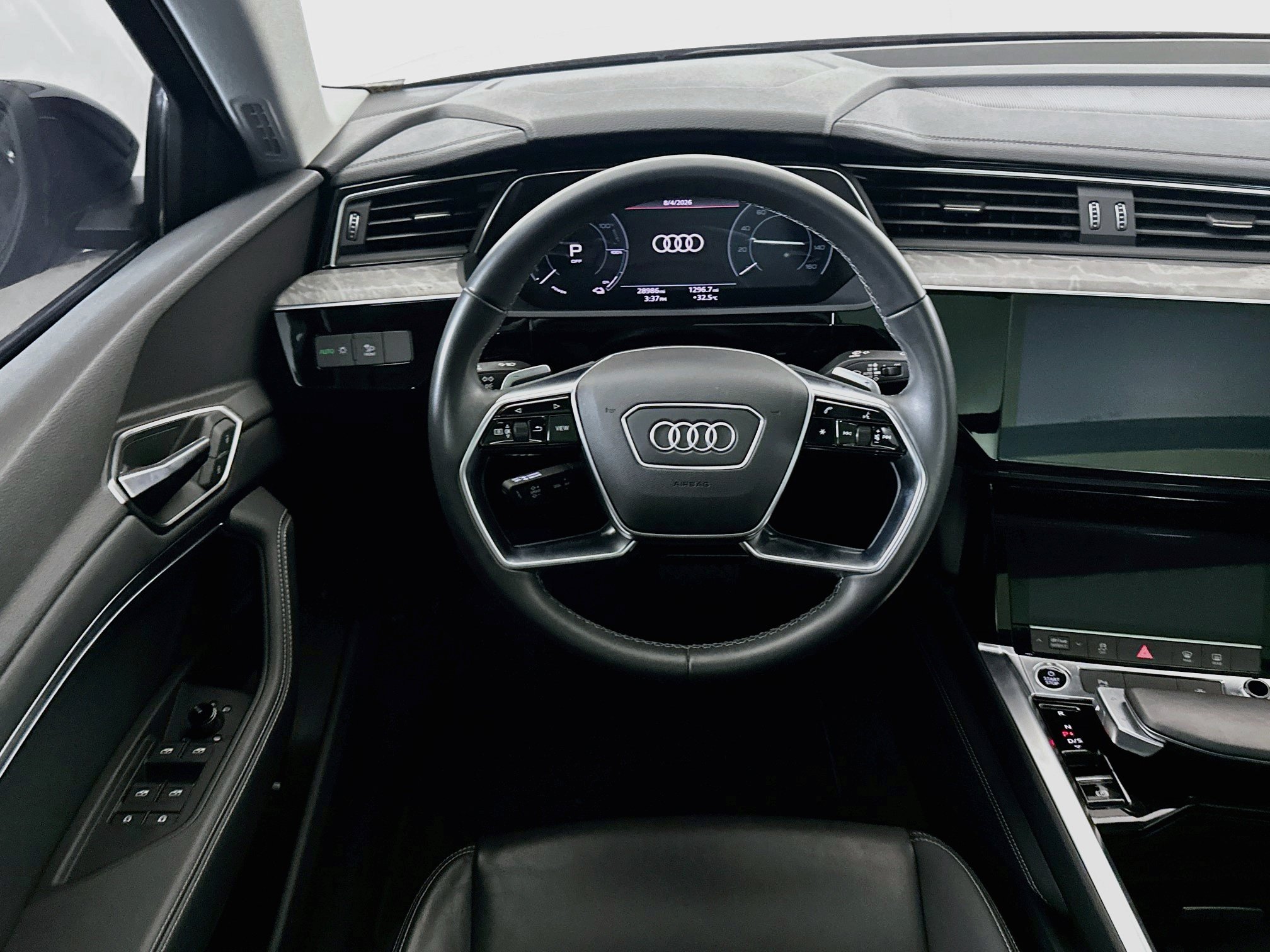 Used 2024 Audi Q8 e-tron Premium AWD/4WD image 18