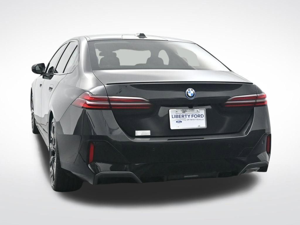 Used 2024 BMW i5 eDrive40i w/ M Sport Package image 9