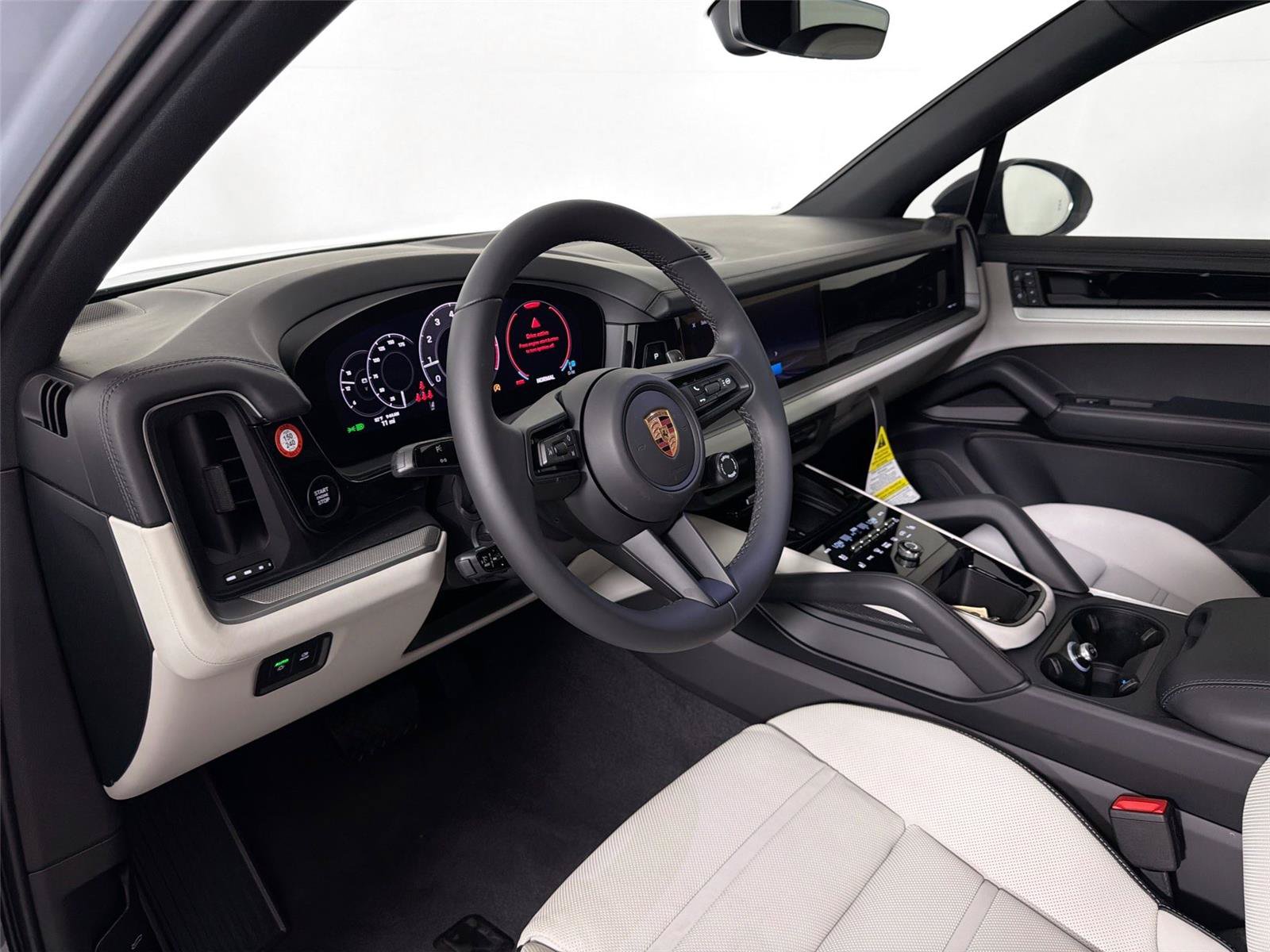 Certified 2026 Porsche Cayenne AWD/4WD image 4