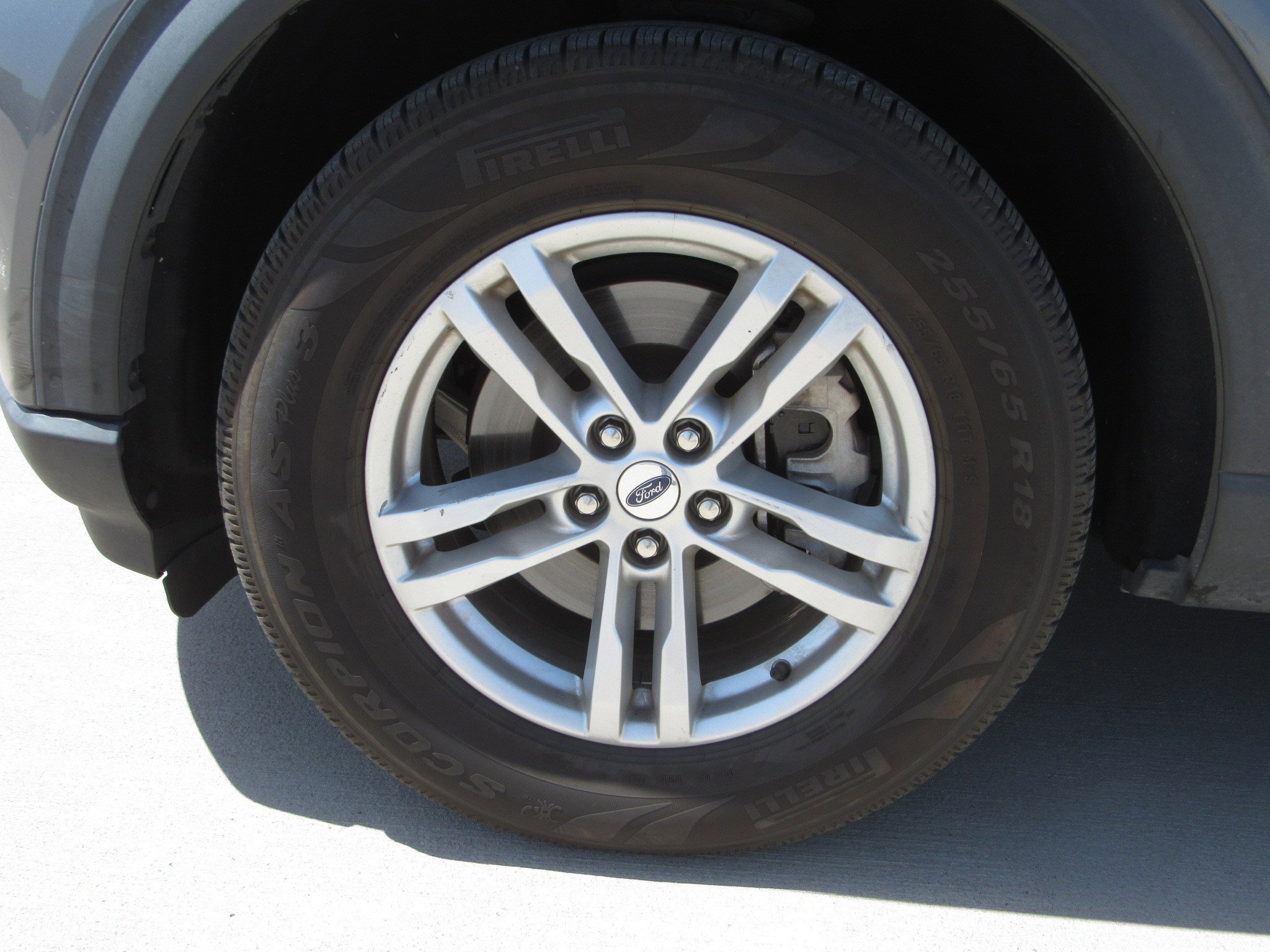 Used 2023 Ford Explorer XLT w/ Equipment Group 202A AWD/4WD image 4