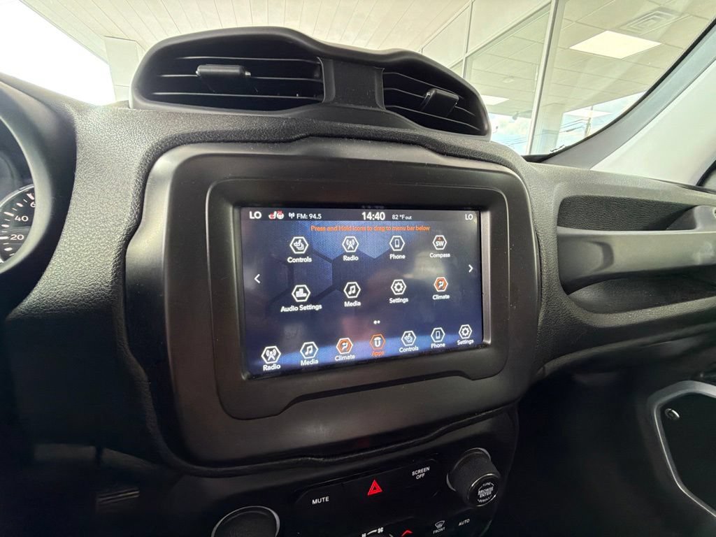 Used 2019 Jeep Renegade Latitude w/ Cold Weather Group AWD/4WD image 29