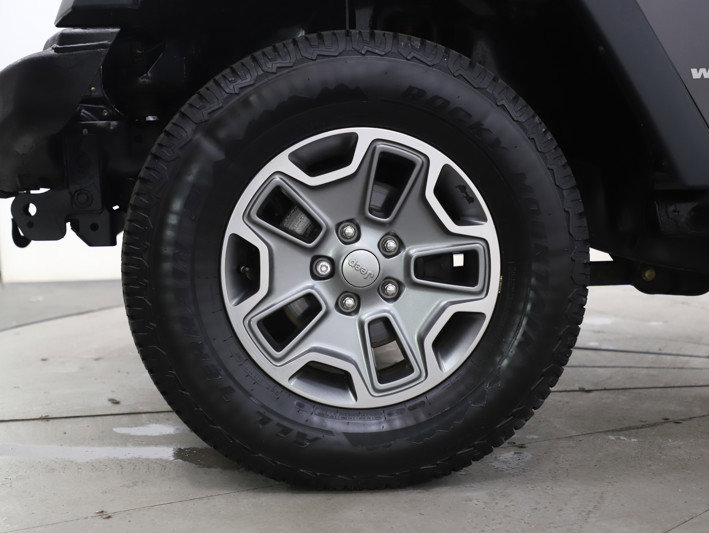 Used 2016 Jeep Wrangler Unlimited Rubicon w/ Connectivity Group image 28