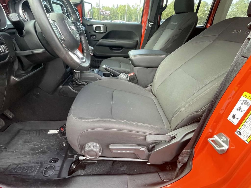 Used 2018 Jeep Wrangler Unlimited Sahara image 13