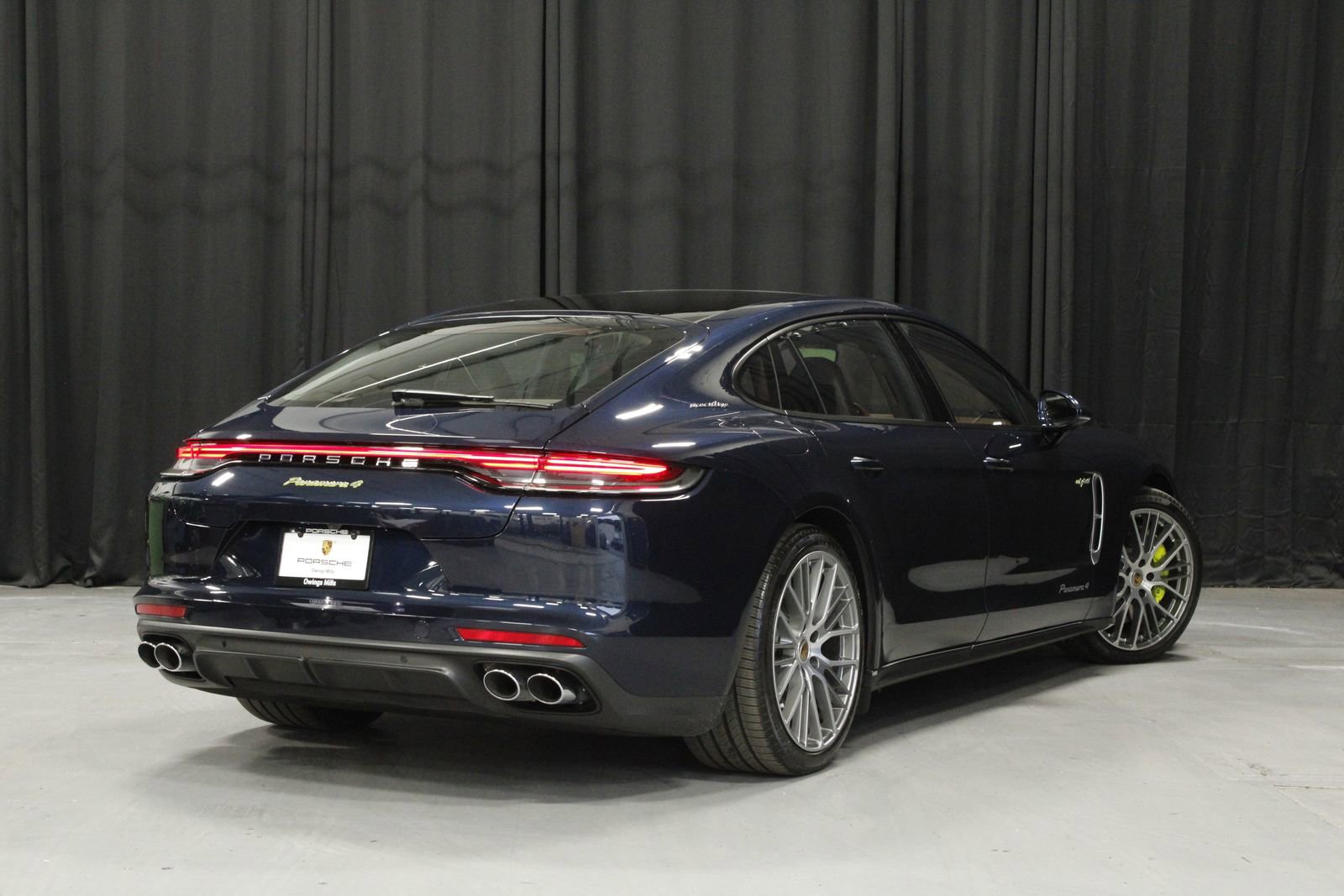 Certified 2023 Porsche Panamera 4 Executive w/ Premium Package AWD/4WD image 5