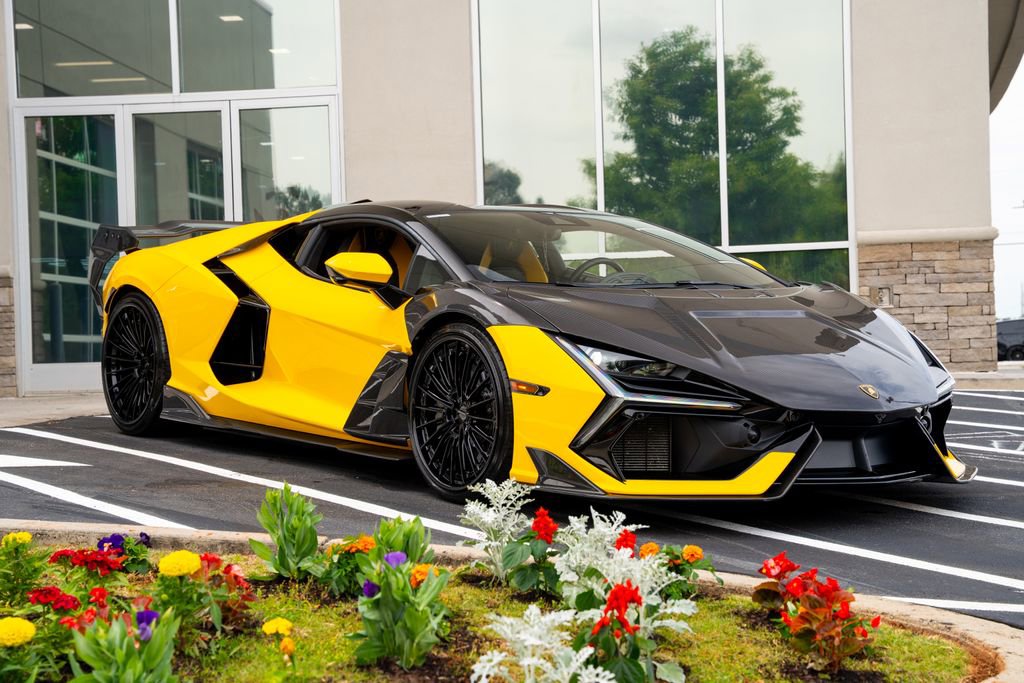 Used 2024 Lamborghini Revuelto AWD/4WD image 12