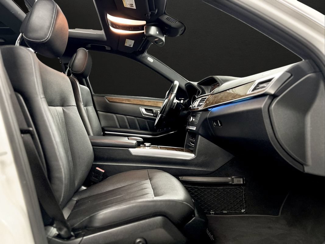 Used 2016 Mercedes-Benz E 400 4MATIC Sedan image 20