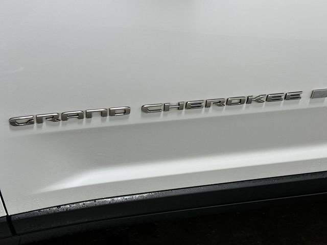 Used 2023 Jeep Grand Cherokee Limited image 30