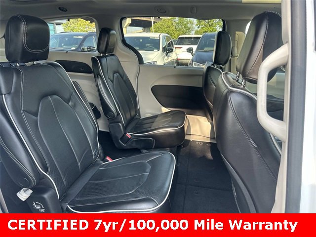 Certified 2021 Chrysler Pacifica Limited image 10