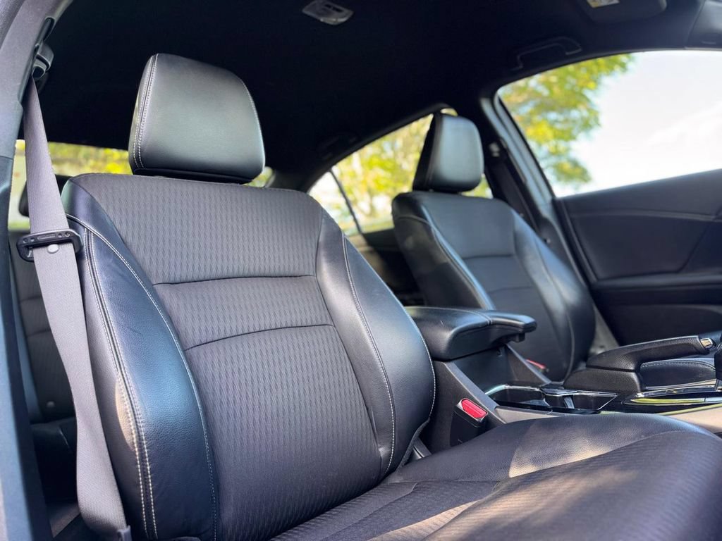 Used 2016 Honda Accord Sport image 27