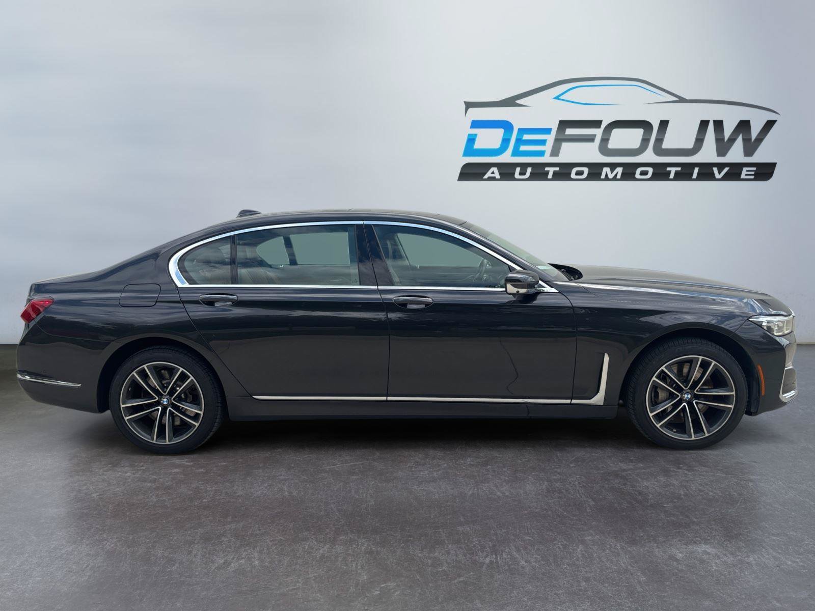 Used 2022 BMW 750Li xDrive AWD/4WD image 12