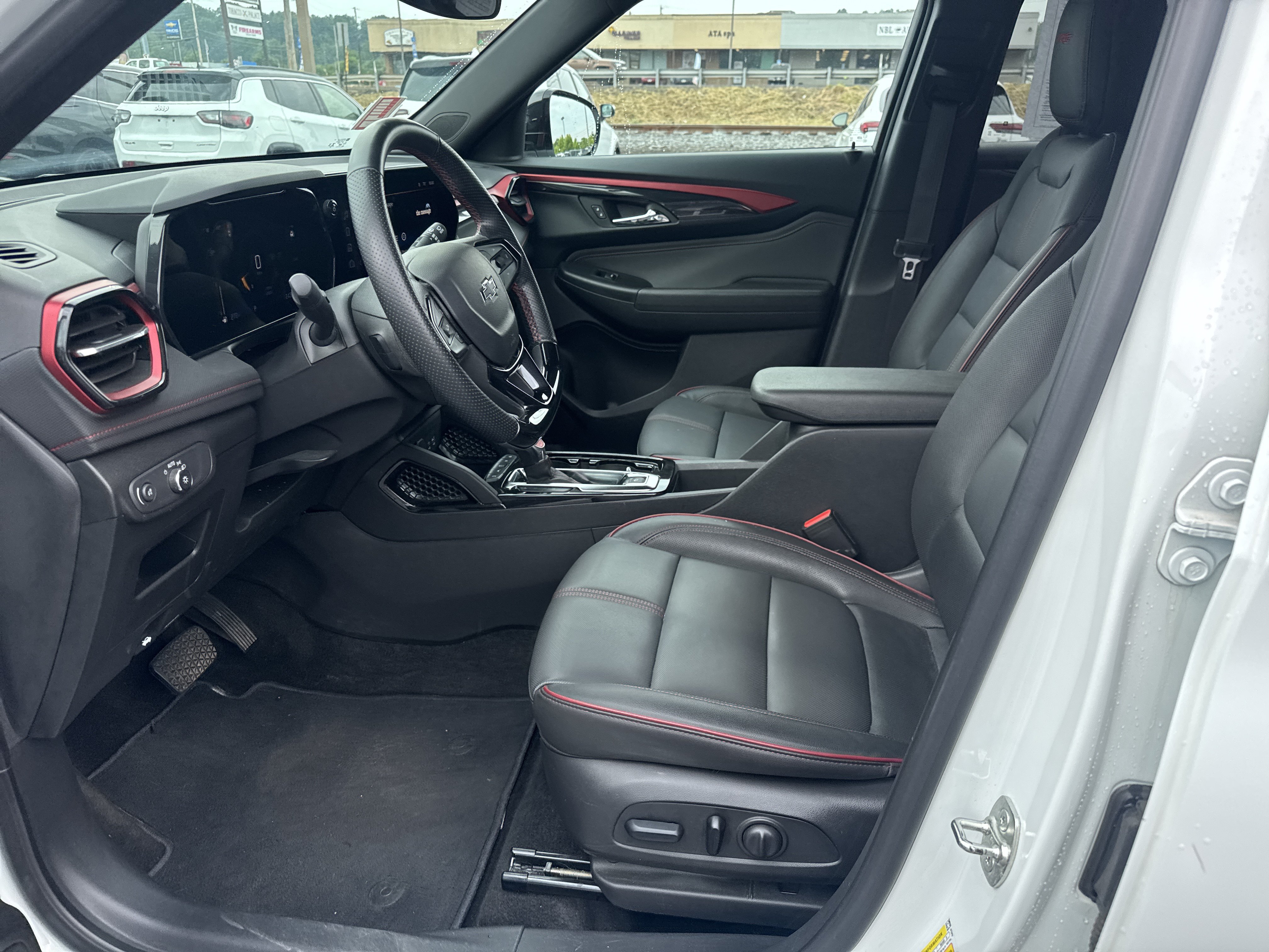 Used 2024 Chevrolet TrailBlazer RS FWD image 15