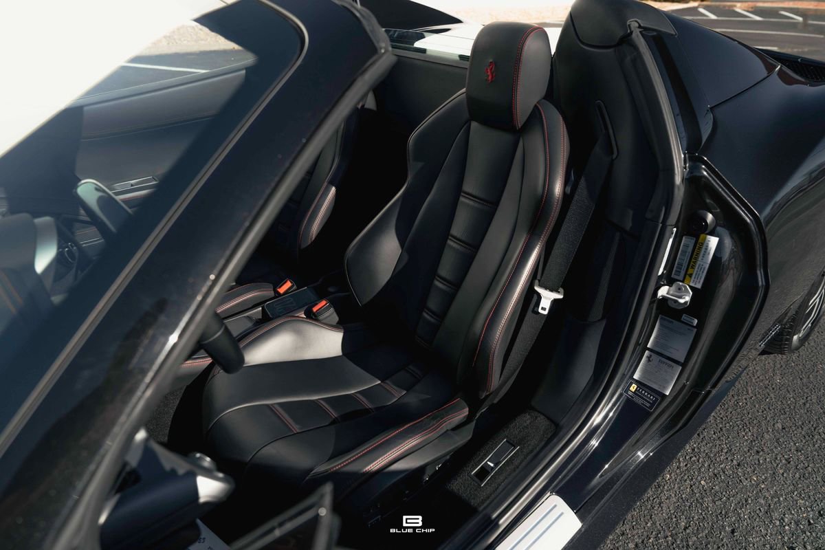 Used 2014 Ferrari 458 Spider image 40