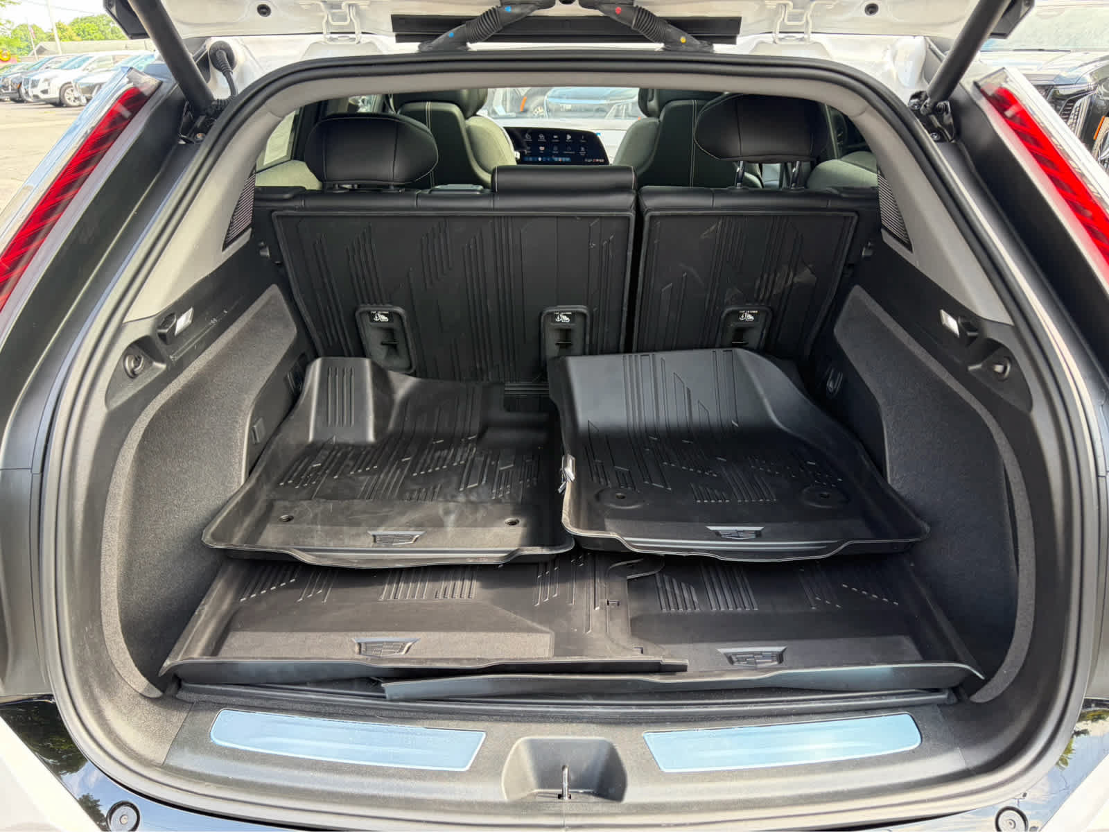 Used 2025 Cadillac Optiq Luxury 1 w/ LPO, Floor Liner Package AWD/4WD image 27