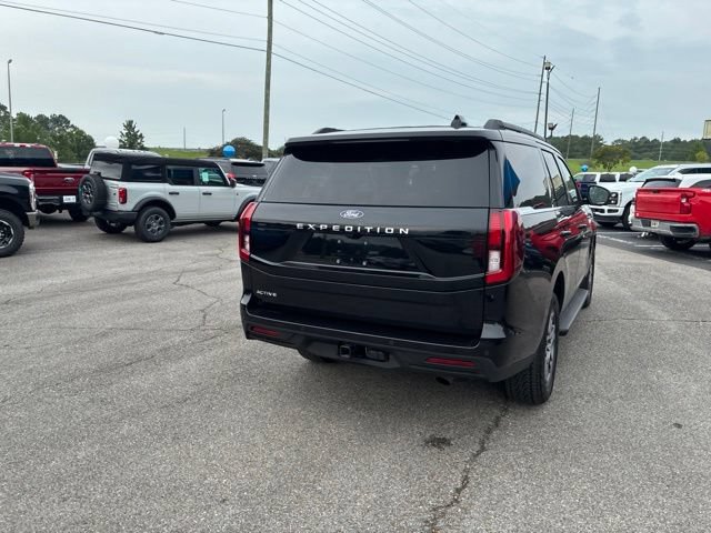 Used 2025 Ford Expedition Active AWD/4WD image 30