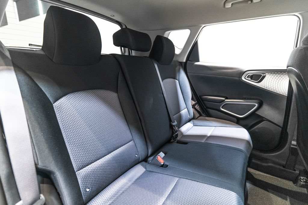 Used 2025 Kia Soul LX FWD image 29