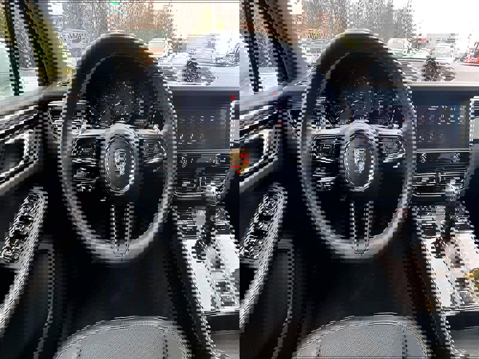 Used 2023 Porsche Macan Turbo image 17