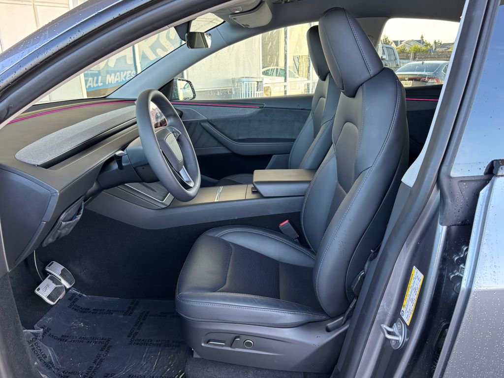 Used 2026 Tesla Model Y AWD image 18