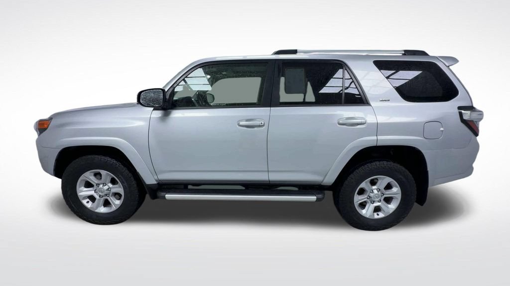 Certified 2023 Toyota 4Runner SR5 Premium w/ Moonroof Package AWD/4WD image 23