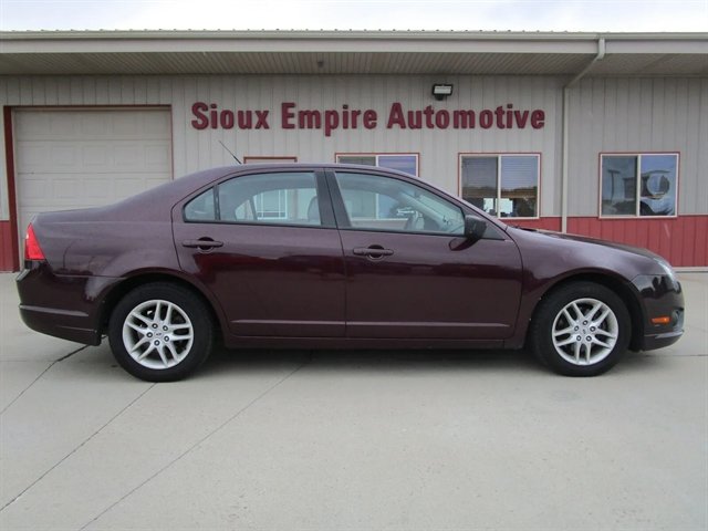 Used 2012 Ford Fusion S FWD image 2