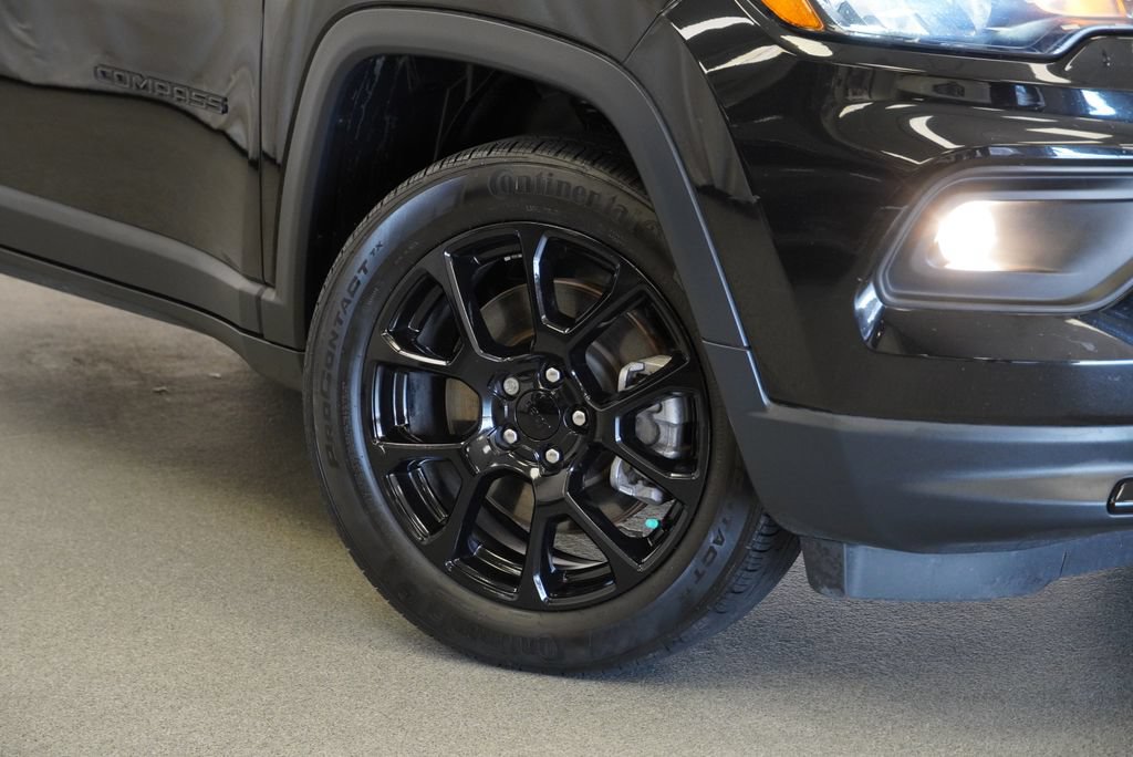 Used 2023 Jeep Compass Latitude w/ Convenience Group AWD/4WD image 10