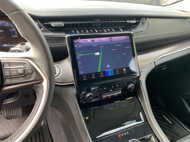 Used 2023 Jeep Grand Cherokee Limited w/ Luxury Tech Group II image 23