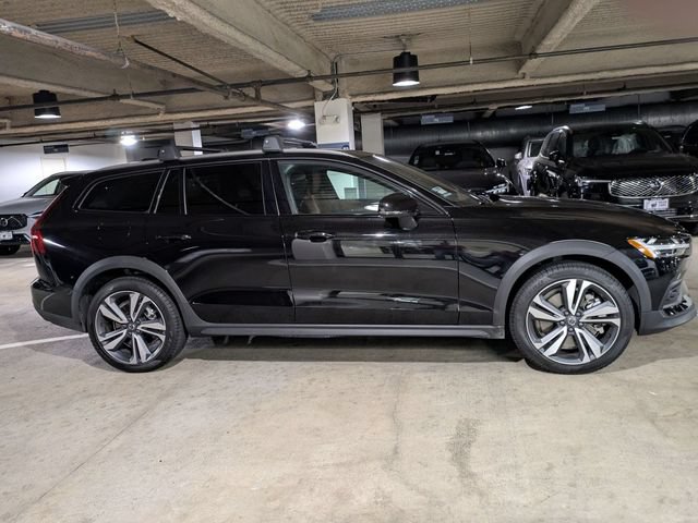New 2026 Volvo V60 B5 Cross Country Plus w/ Climate Package AWD/4WD image 2