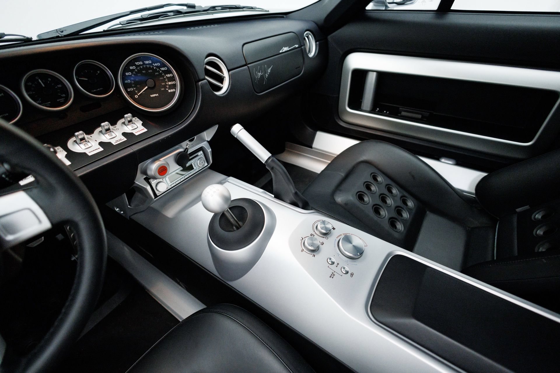 Used 2006 Ford GT RWD image 32
